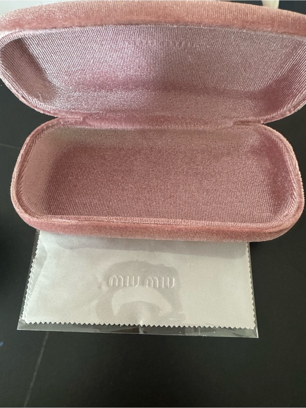 Miu Miu eyewear’s hard case and cleaning cloth - Picture 2 of 3